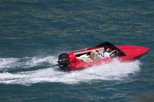 15 May 2020 - 14-18-40 
Small boat. Big Engine. Loud sound. Fast result.
------------------
Dartmouth speedboat (red).
